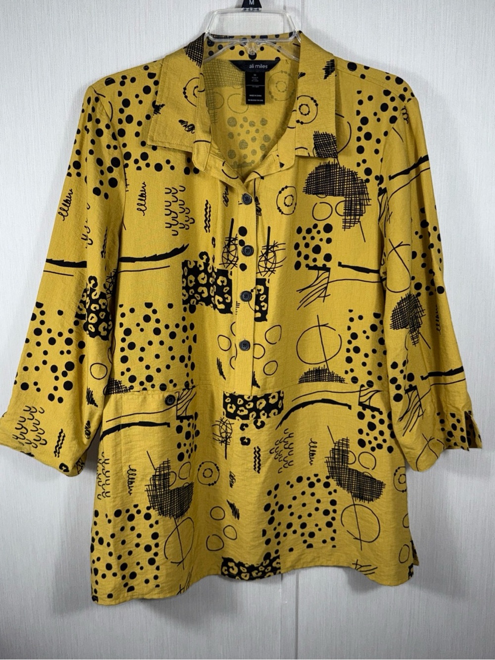 Ali Miles M Women’s Mustard Yellow Abstract Print Button Popover Slit Sleeves
